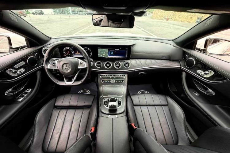 Used Mercedes-Benz E-Class 2018 E 200 Coupe Interior 1