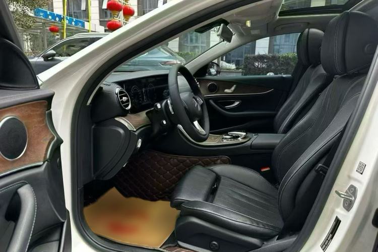 Used Mercedes-Benz E-Class 2018 E 200 L Interior 1
