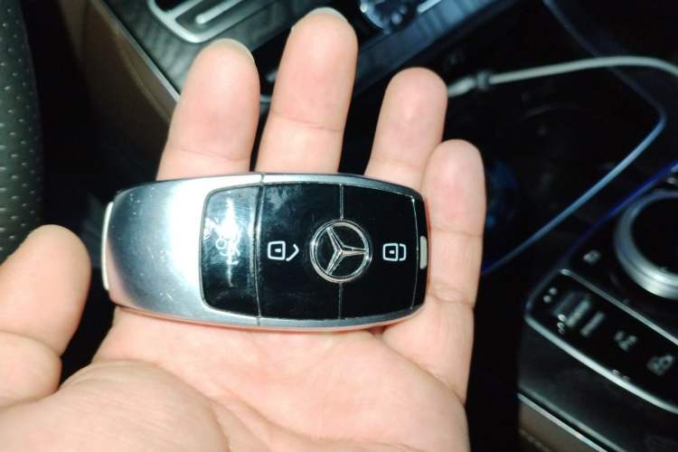 Used Mercedes-Benz E-Class 2018 Facelift E 200 L Sport Edition Interior 1