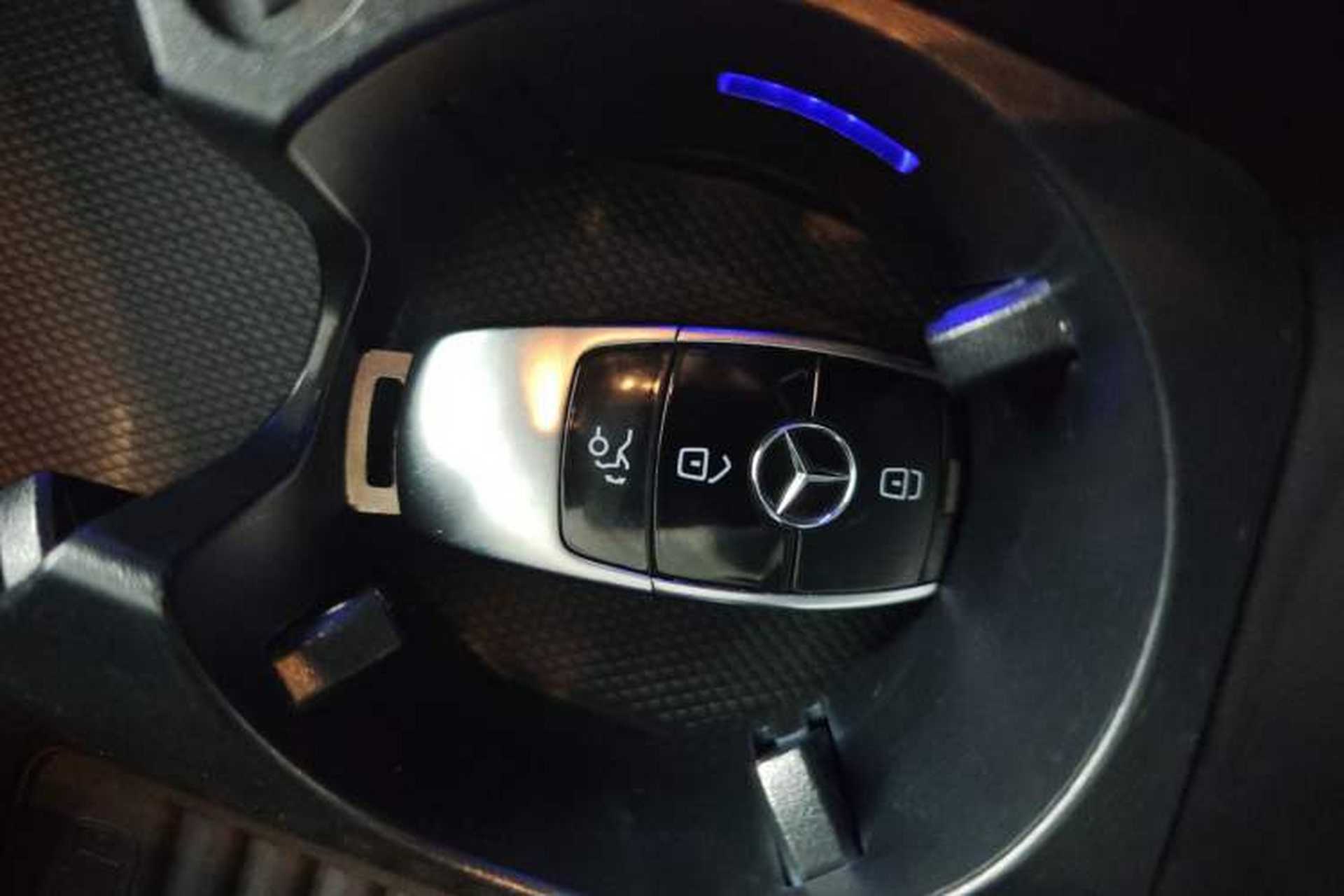 Used Mercedes-Benz E-Class 2018 Facelift E 200 L Sport 4MATIC Interior 1