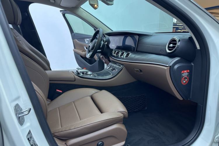 Used Mercedes-Benz E-Class 2018 Facelift E 200 L Sport Edition Interior 1