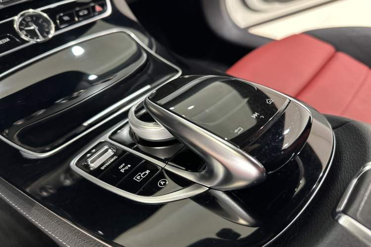 Used Mercedes-Benz E-Class 2018 E 300 Coupe Interior 1