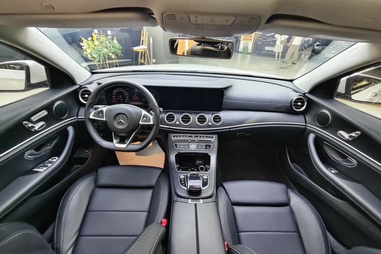 Used Mercedes-Benz E-Class 2018 Facelift E 200 L Sport Edition Interior 1