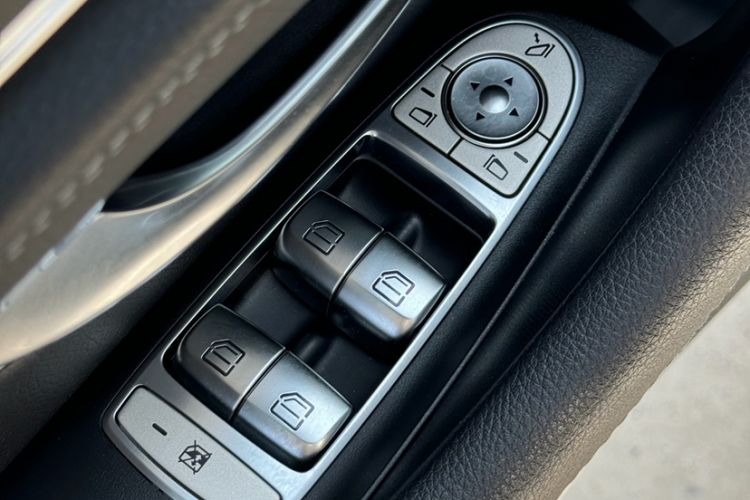 Used Mercedes-Benz E-Class 2018 Facelift E 200 L Sport Edition Interior 1