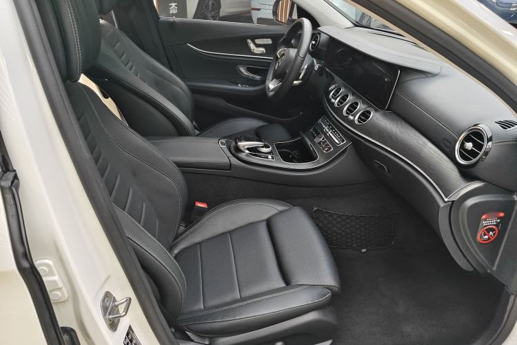 Used Mercedes-Benz E-Class 2018 Facelift E 200 L Sport Edition Interior 10