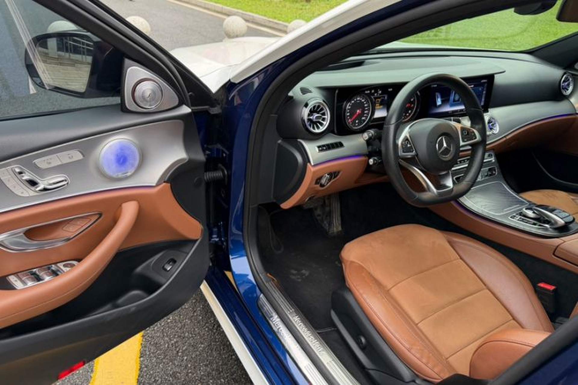 Used Mercedes-Benz E-Class 2018 E 300 Sport Edition Interior 2