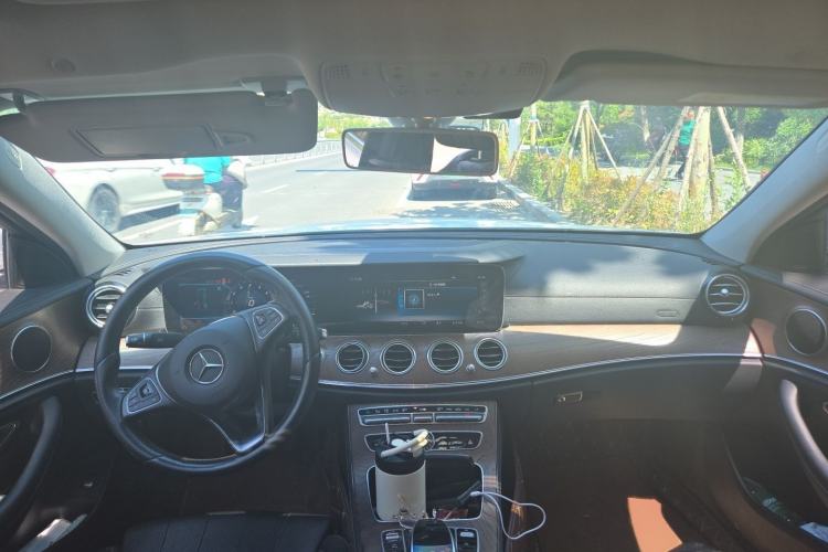 Used Mercedes-Benz E-Class 2018 Facelift E 200 L Interior 2