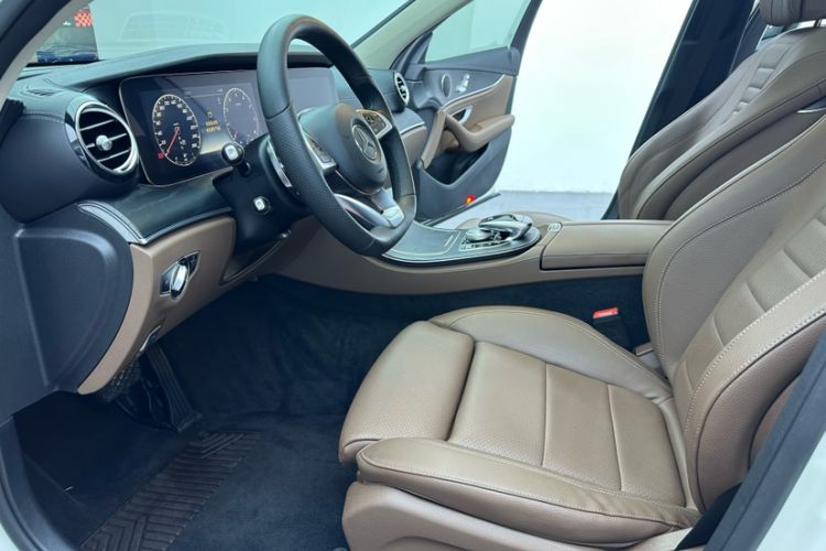 Used Mercedes-Benz E-Class 2018 Facelift E 200 L Sport Edition Interior 2