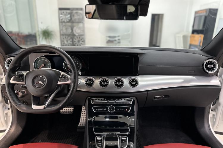 Used Mercedes-Benz E-Class 2018 E 300 Coupe Interior 2