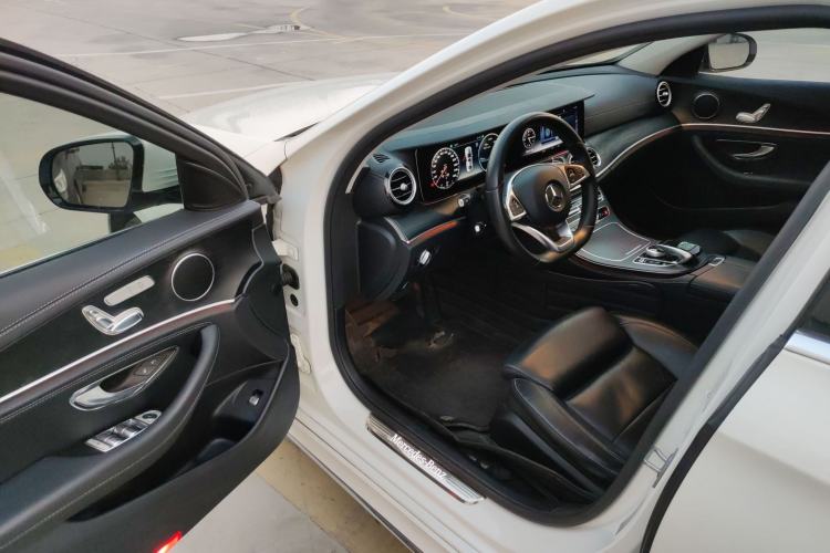 Used Mercedes-Benz E-Class 2018 Facelift E 200 L Sport Edition Interior 3