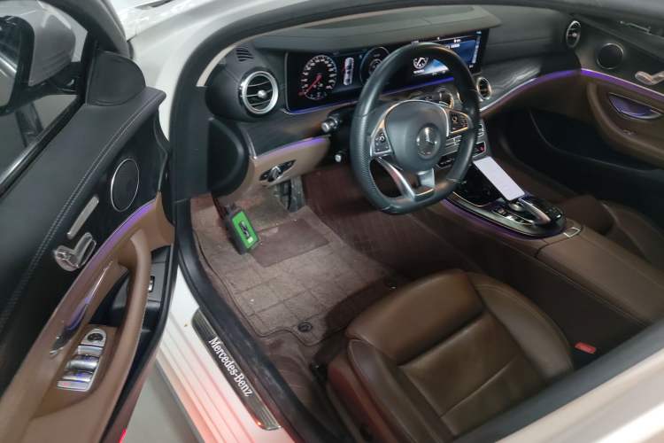 Used Mercedes-Benz E-Class 2018 Facelift E 200 L Sport Edition Interior 3