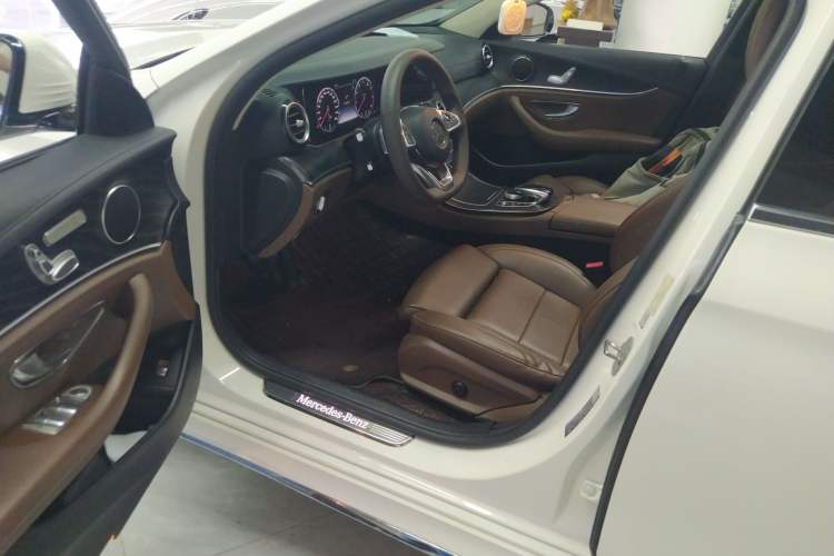 Used Mercedes-Benz E-Class 2018 E 200 L Sport Edition Interior 3