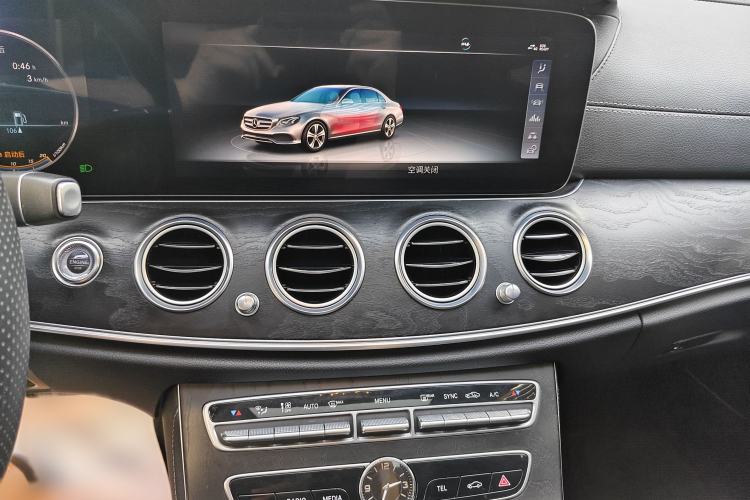 Used Mercedes-Benz E-Class 2018 Facelift E 200 L Sport Edition Interior 3