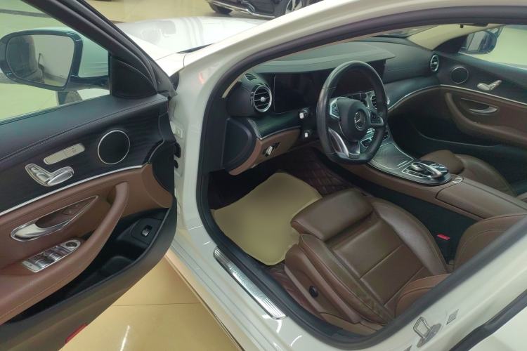 Used Mercedes-Benz E-Class 2018 Facelift E 200 L Sport Edition Interior 3