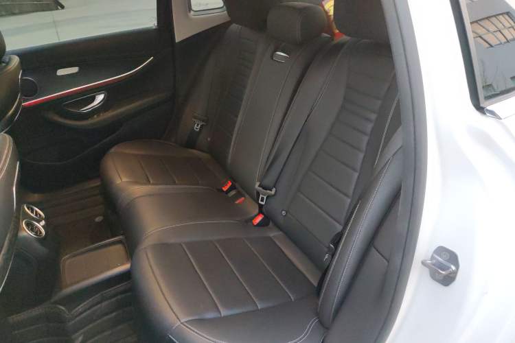 Used Mercedes-Benz E-Class 2018 Facelift E 200 L Sport Edition Interior 4