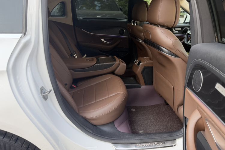 Used Mercedes-Benz E-Class 2018 E 200 L Sport Edition Interior 4