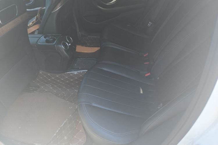 Used Mercedes-Benz E-Class 2018 Facelift E 200 L Interior 4