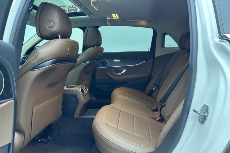 Used Mercedes-Benz E-Class 2018 Facelift E 200 L Sport Edition Interior 4
