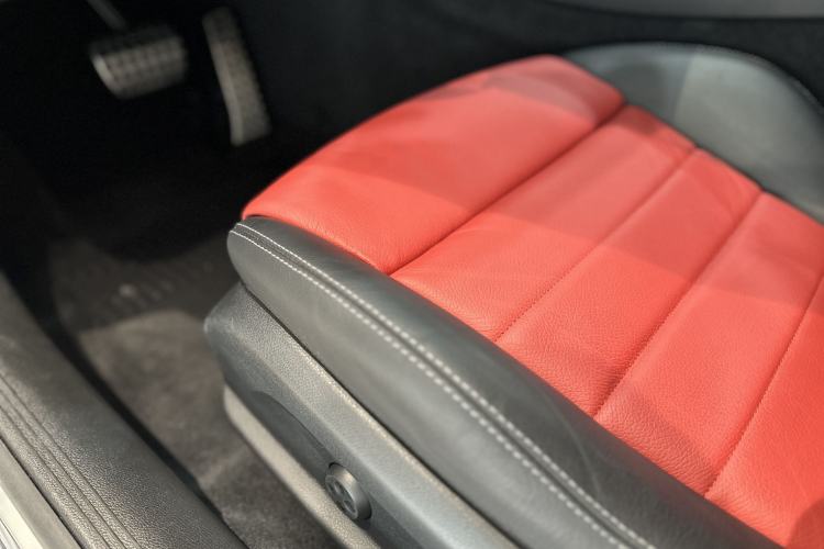 Used Mercedes-Benz E-Class 2018 E 300 Coupe Interior 4