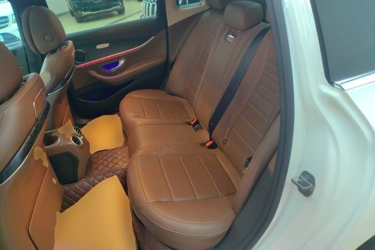 Used Mercedes-Benz E-Class 2018 Facelift E 200 L Sport Edition Interior 4