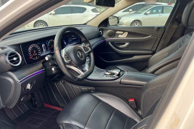Used Mercedes-Benz E-Class 2018 E 300 L Sport Luxury Edition Interior 5