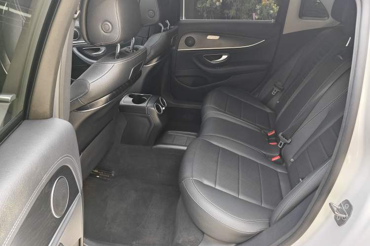 Used Mercedes-Benz E-Class 2018 Facelift E 200 L Sport Edition Interior 6