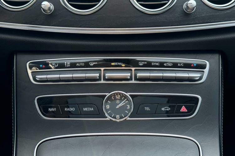 Used Mercedes-Benz E-Class 2018 Facelift E 200 L Sport Edition Interior 6