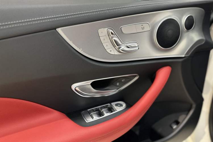 Used Mercedes-Benz E-Class 2018 E 300 Coupe Interior 7