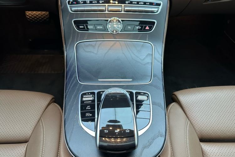 Used Mercedes-Benz E-Class 2018 Facelift E 200 L Sport Edition Interior 9