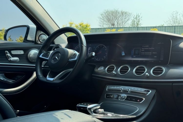 Used Mercedes-Benz E-Class 2018 Facelift E 200 L Sport Edition Interior 9