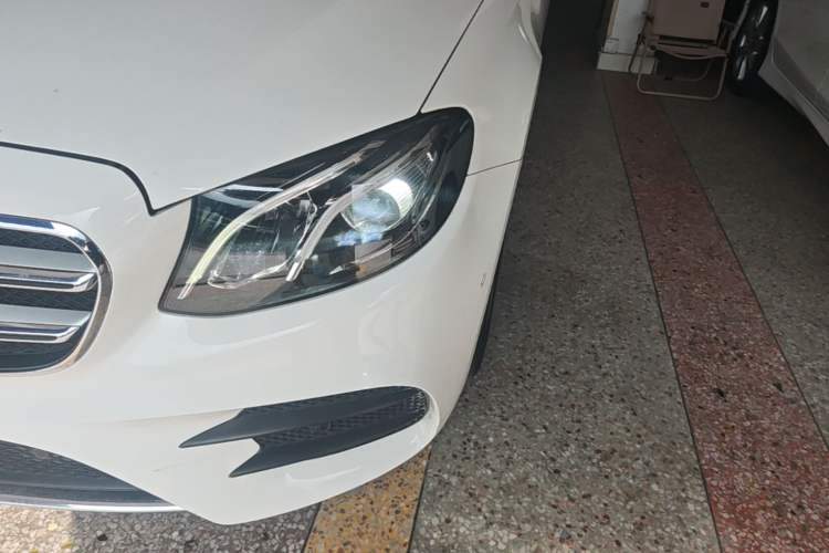 Used Mercedes-Benz E-Class 2018 E 300 L Sporty and Stylish Model Left Front Headlight