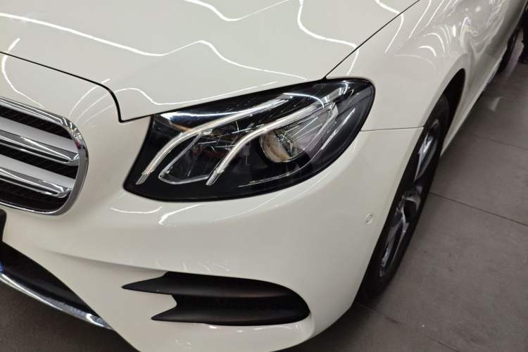 Used Mercedes-Benz E-Class 2018 E 300 L Sporty and Stylish Model Left Front Headlight
