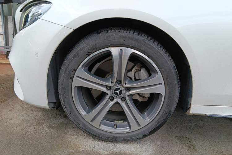 Used Mercedes-Benz E-Class 2018 E 200 L Sport Edition Left Front Wheel Hub