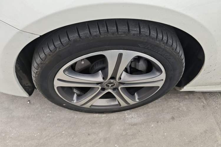 Used Mercedes-Benz E-Class 2018 Facelift E 200 L Sport Edition Left Front Wheel Hub