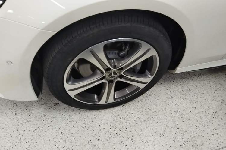 Used Mercedes-Benz E-Class 2018 Facelift E 200 L Sport Edition Left Front Wheel Hub