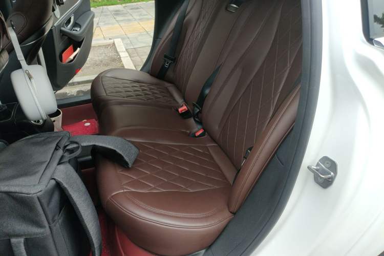 Used Mercedes-Benz E-Class 2018 Restyled E 300 L Sporty and Stylish Edition Left Rear Seat