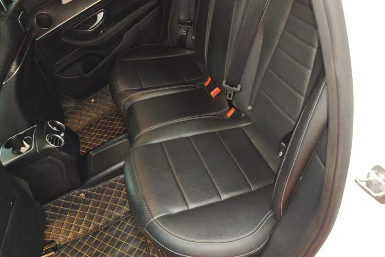 Used Mercedes-Benz E-Class 2018 E 300 L Sporty and Stylish Model Left Rear Seat