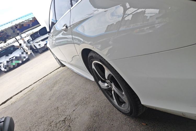 Used Mercedes-Benz E-Class 2018 E 300 L Sport Luxury Edition Left Side Sill