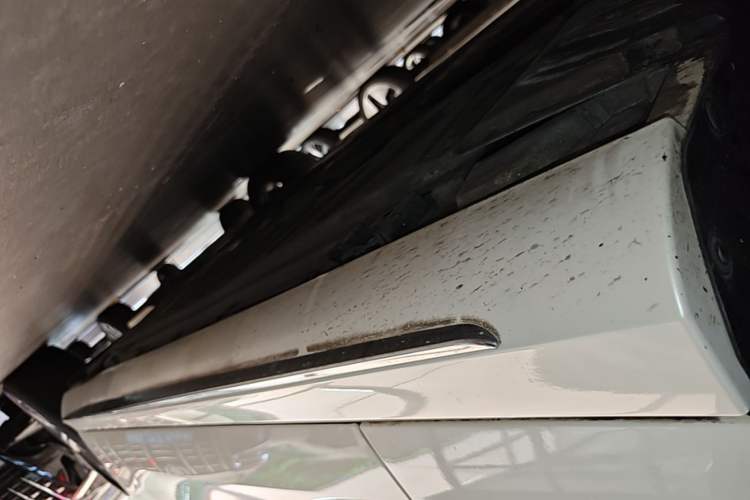 Used Mercedes-Benz E-Class 2018 E 200 L Sport Edition Left Side Sill