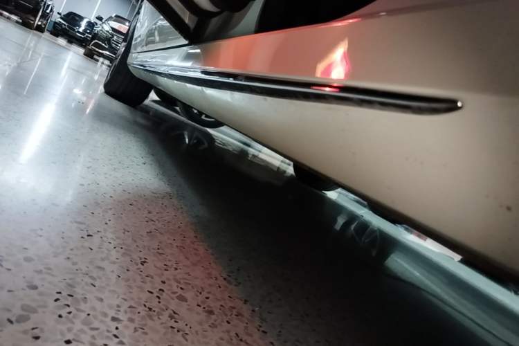 Used Mercedes-Benz E-Class 2018 Facelift E 200 L Sport Edition Left Side Sill
