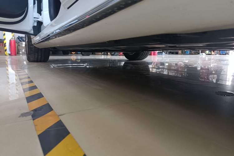 Used Mercedes-Benz E-Class 2018 Facelift E 200 L Sport 4MATIC Left Side Sill