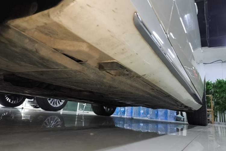 Used Mercedes-Benz E-Class 2018 Facelift E 200 L Sport 4MATIC Left Side Sill