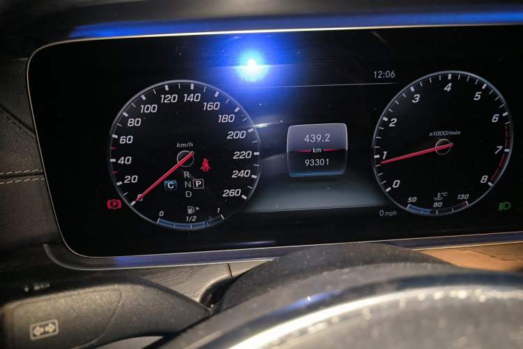 Used Mercedes-Benz E-Class 2018 Facelift E 200 L Sport Edition Odometer Close Up