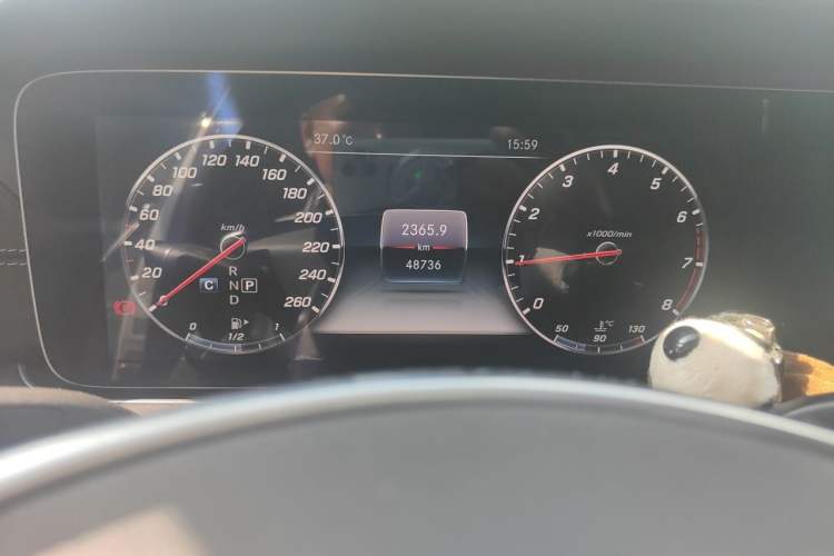 Used Mercedes-Benz E-Class 2018 Restyled E 300 L Sport Luxury Edition Odometer Close Up