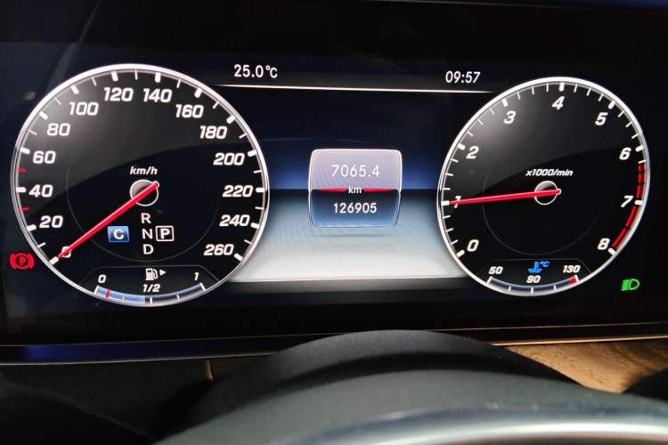 Used Mercedes-Benz E-Class 2018 E 200 L Sport Edition Odometer Close Up