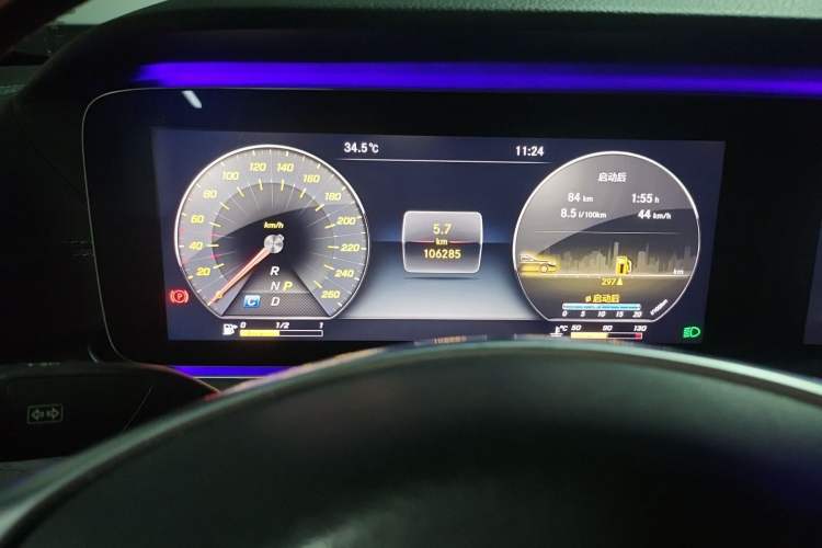 Used Mercedes-Benz E-Class 2018 E 300 L Sport Luxury Edition Odometer Close Up