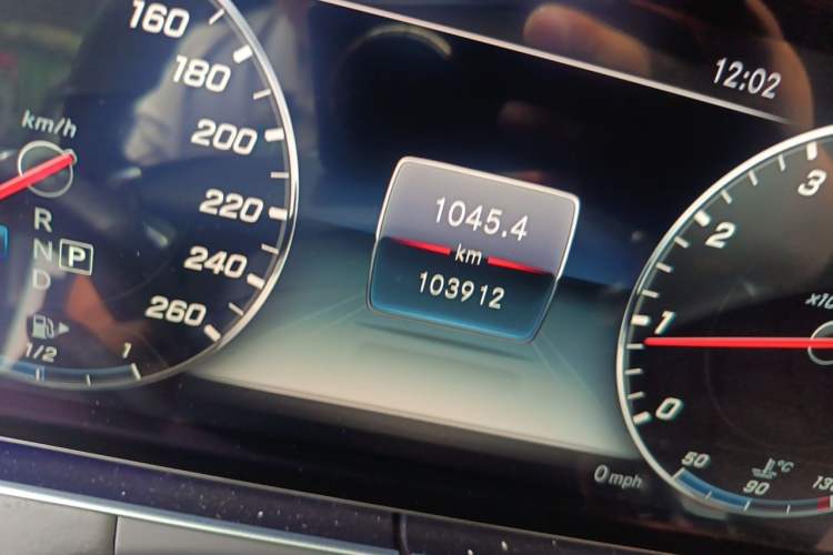 Used Mercedes-Benz E-Class 2018 Facelift E 200 L Sport Edition Odometer Close Up
