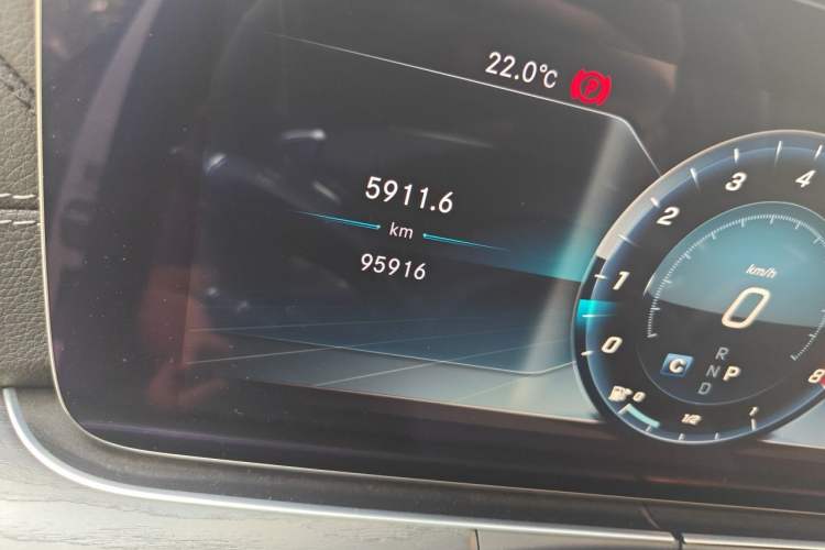 Used Mercedes-Benz E-Class 2018 Restyled E 300 L Sporty and Stylish Edition Odometer Close Up