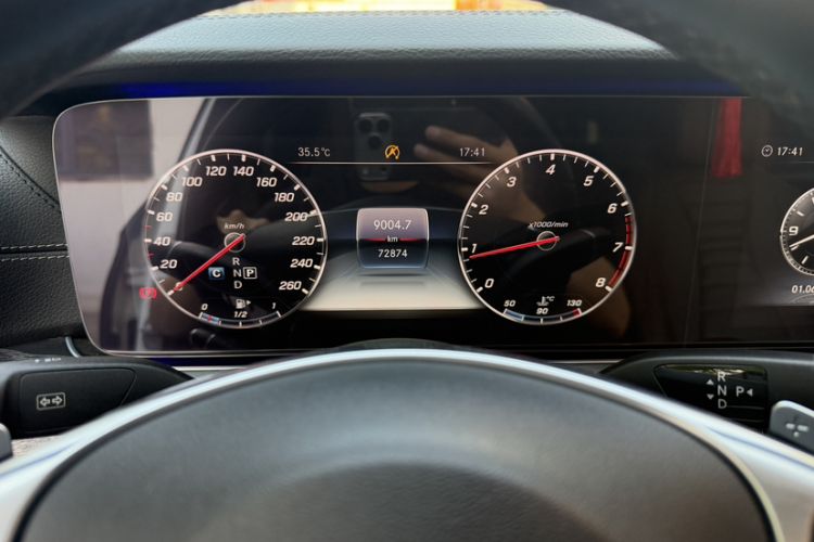 Used Mercedes-Benz E-Class 2018 E 200 L Sport Edition Odometer Close Up