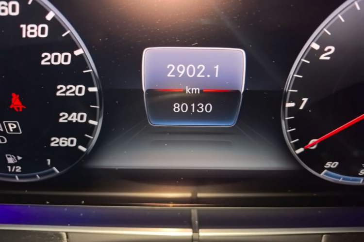 Used Mercedes-Benz E-Class 2018 Facelift E 200 L Sport Edition Odometer Close Up